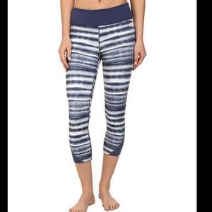 GREY: Under Armour Cropped Leggings